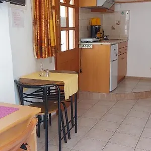 Nefeli β'οροφος Appartamento